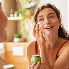 10 Tips to Keep Your Skin Looking Young
