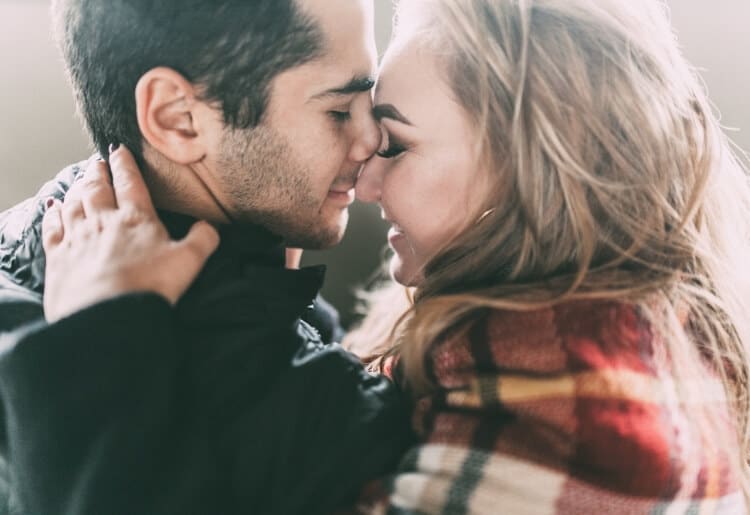 The Best Dating Sites for Romantics (Yes, They Exist)