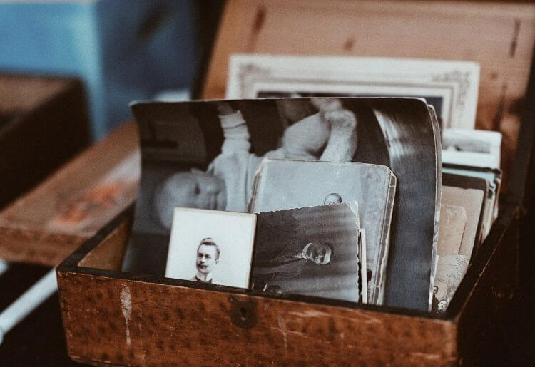 10 Mistakes People Make About Family History