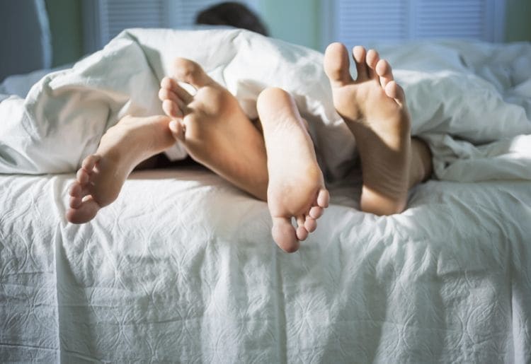 Sleeping with Someone on the First Date: What to Consider