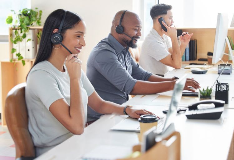 Top 10 Best VoIP Call Center Providers & Solutions