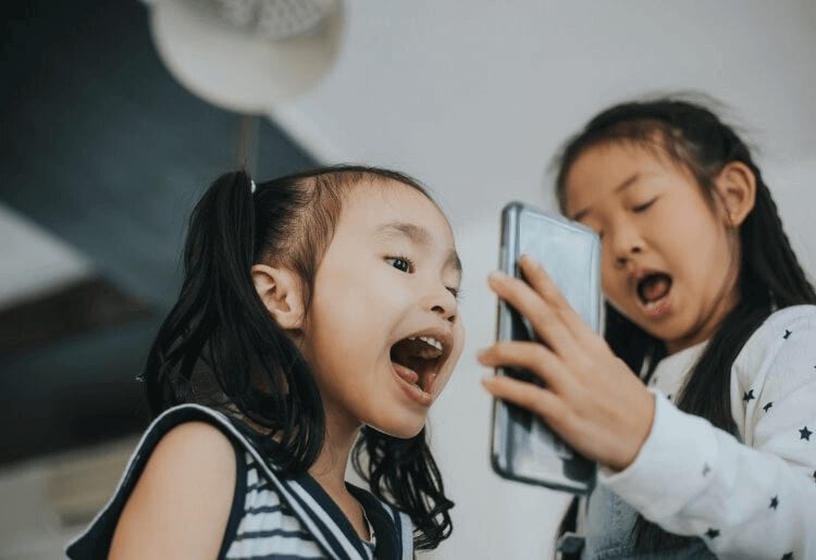 10 Reasons To Get Your Child a Kid-Safe Smartphone vs Parental Controls
