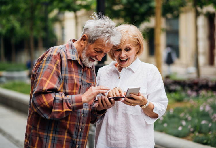 Tackling Tricky Tech: Empowering Seniors to Fully Experience Their Golden Years