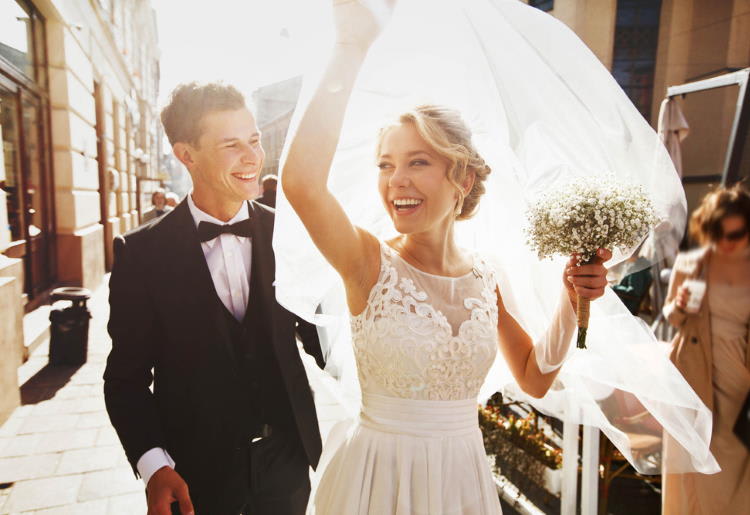 Here's the Skinny on the App That Can Get You in Shape for Your Wedding