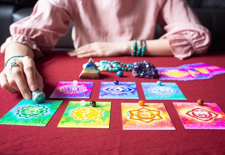 How to Do a Three-Card Tarot Reading