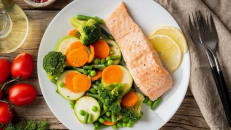 Plate with salmon and vegetables
