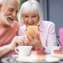 Life Alert Alternatives & Competitors: 5 Similar Medical Alert Systems