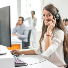 Omnichannel vs. Multichannel Contact Center: Which Is Best for Your Business?