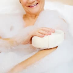 How to Make Sure a Walk-in Tubs Specialist Is Legitimate