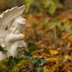 How a Medium Can Help You Find Closure and Clarity After a Loved One Passes