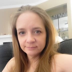 Lisa Rusczyk — Writer for Top10.com