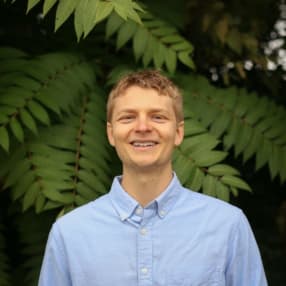 Jonathan Isbill - Writer for Top10