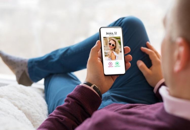 How Background Checks on Popular Dating Apps and Websites Work