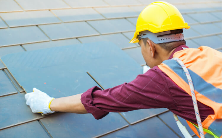 Top Tips for Saving Money When Using a Roofing Professional