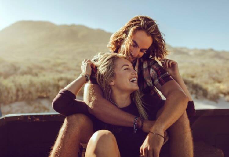 10 Pros and Cons of Summer Flings: A Good or Bad Idea?