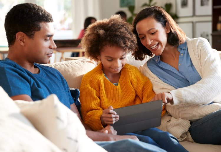 A Comprehensive Guide to Social Media Safety: Parental Control Software and Internet Safety Tips for Kids and Teens