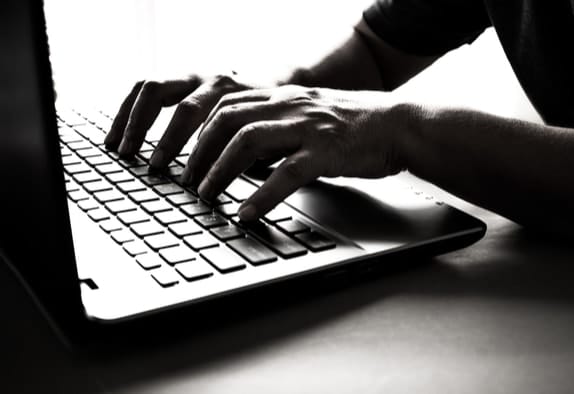 Surf the web anonymously with VPN